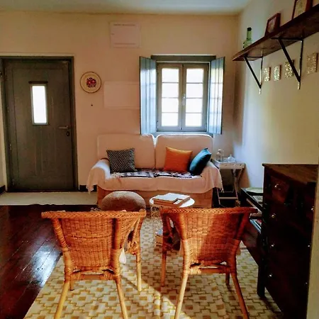 Moita * Moita (Leiria)